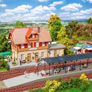 1/87 Bruderstadt İstasyonu Seti Maketi, Faller 190072