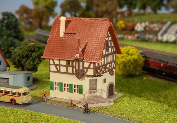 1/160 Post Kasaba Oteli Maketi, Faller 232536