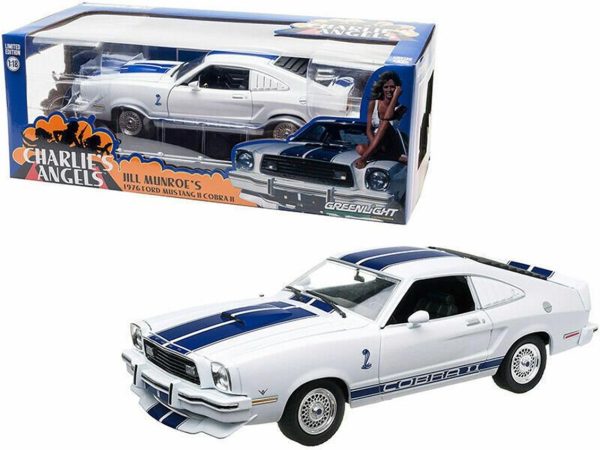1/18 1976 Ford Mustang Cobra II (Charlies Angels) Beyaz-Mavi Diecast Araba, Greenlight 12880 - Görsel 3