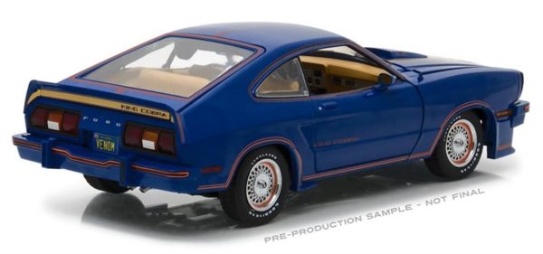 1/18 Ford Mustang Kral Kobra Mavi-Kırmızı-Altın Diecast Araba, Greenlight 13507