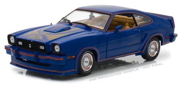 1/18 Ford Mustang Kral Kobra Mavi-Kırmızı-Altın Diecast Araba, Greenlight 13507 - Görsel 2
