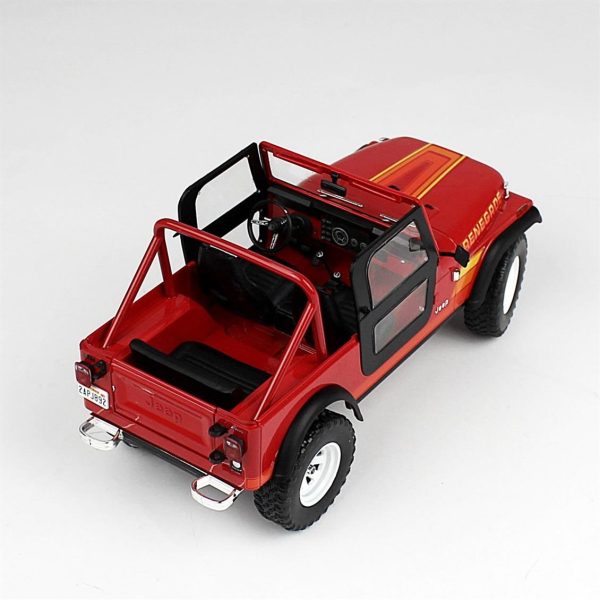 1/18 1983 Jeep CJ-7 Renegade Sarah Connor Figürlü Diecast Araba, Greenlight 19060 - Görsel 3