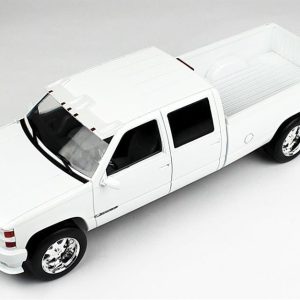 1/18 1997 Chevrolet Gümüşado 3500 Çift Kabin Beyaz Diecast Kamyon, Greenlight 19072