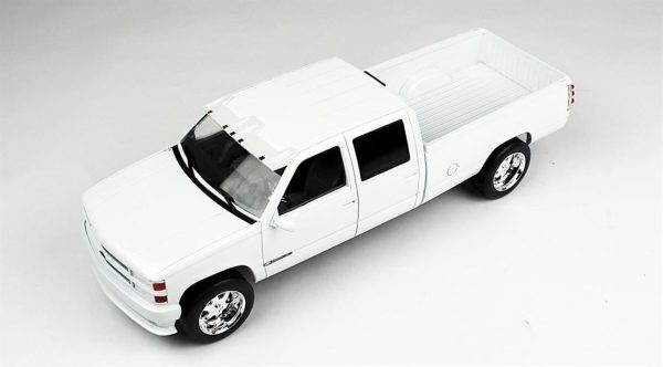 1/18 1997 Chevrolet Gümüşado 3500 Çift Kabin Beyaz Diecast Kamyon, Greenlight 19072