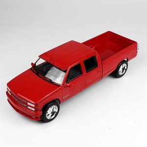 1/18 1997 Chevrolet Gümüşado 3500 Çift Kabin Kırmızı Diecast Kamyon, Greenlight 19073