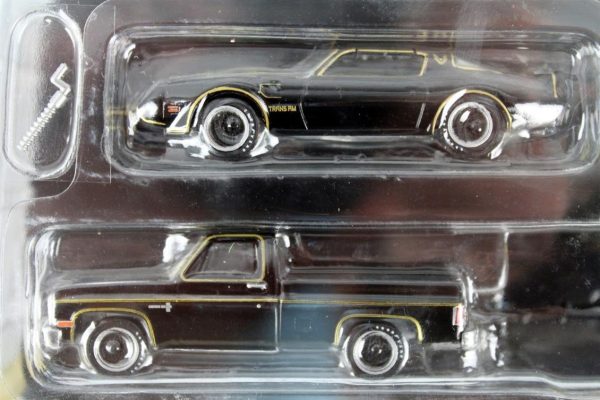 1/64 1981 Chevrolet C-10 Custom Deluxe With Rocky's 1979 Pontiac Firebird Transam, GreenLight 31120A - Görsel 3