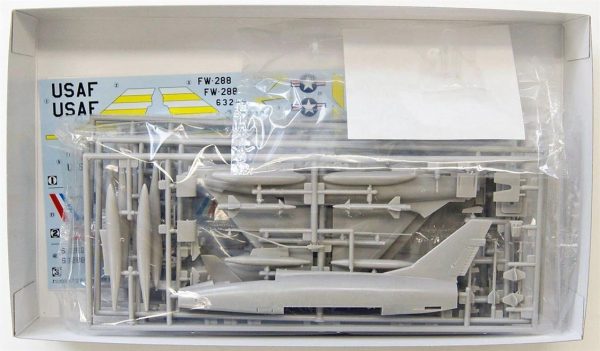 1/72 F-100D Super Sabre Combo (2 kits in the box) Savaş Uçağı Maketi, Hasegawa 02200 - Görsel 2