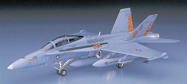 1/72 F/A-18D Hornet Savaş Uçağı Maketi, Hasegawa 00439 - Görsel 2