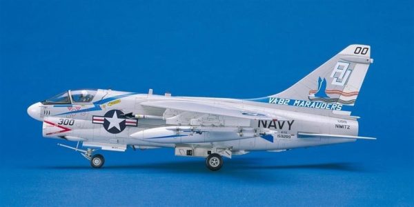 1/48 A-7D/E Corsair II Savaş Uçağı Maketi, Hasegawa 07247 - Görsel 2