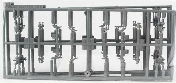 1/72 Japon Donanması Havacı Figür Figür KitiHG35116 - Görsel 2