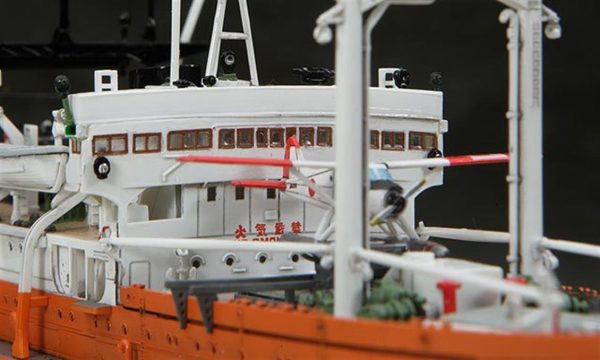 1/350 SOYA Antarctica Bilimsel Araştırma Gemisi (3rd Corps) Maketi, Hasegawa 40023 - Görsel 7