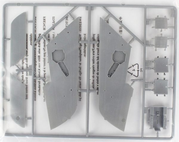 1/48 F-84F Thunderstreak Savaş Uçağı Maketi, HobbyBoss 81726 - Görsel 2