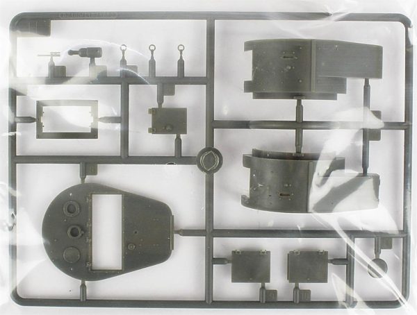 1/35 Sovyet T-26 Hafif Piyade Tankı Mod.1935 Maketi, HobbyBoss 82496 - Görsel 2
