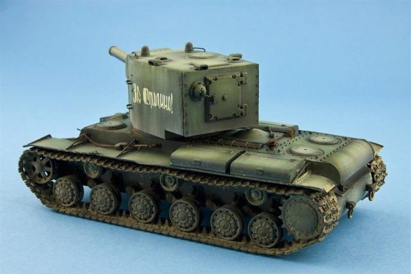 1/48 Rus Kv-2 Tankı Maketi- HobbyBoss 84816 - Görsel 4