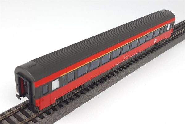 Ic Passenger Car 1St Cl. Amz Öbb V, Piko 58681