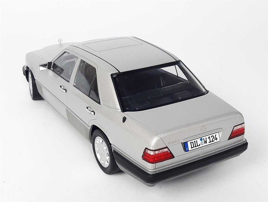 1/18 1989 Mercedes Benz E-Klasse (W124) Gümüş Diecast Araba, iScale 1180053 - Görsel 4