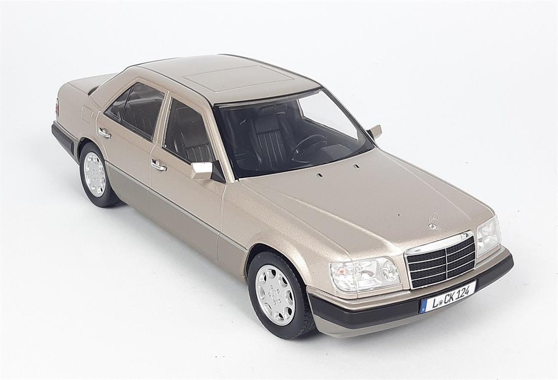 1/18 1989 Mercedes Benz E-Class (W124) Gümüş Diecast Araba, iScale 1180055 - Görsel 2