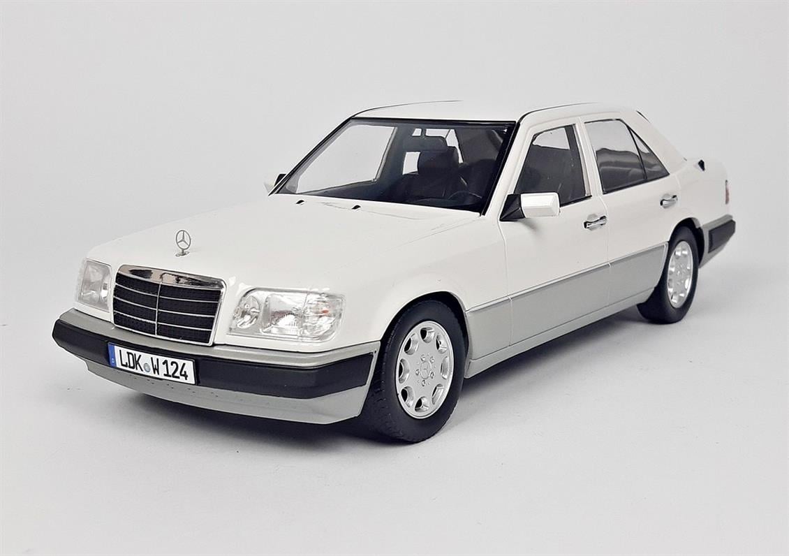 1/18 1989 Mercedes Benz E-Klasse (W124) Beyaz Diecast Araba, iScale 118052