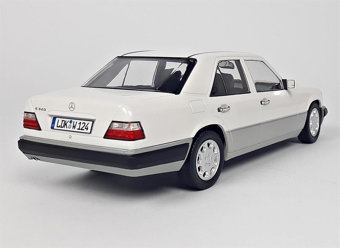 1/18 1989 Mercedes Benz E-Klasse (W124) Beyaz Diecast Araba, iScale 118052 - Görsel 3