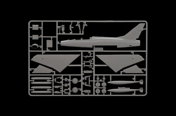 1/72 F-100F Super Sabre Savaş Uçağı Maketi, Italeri 1398 - Görsel 4