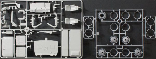 1/24 Amerikan Superliner Çekici Maketi, Italeri 3820 - Görsel 2