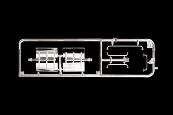 1/24 Klasik Peterbilt 388 (Long Hauler) Çekici Maketi, Italeri 3857 - Görsel 2