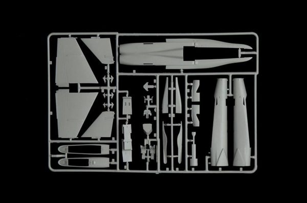 1/72 F/A-18 C/D (Wild Weasel) Savaş Uçağı Maketi SetiI71016 - Görsel 5