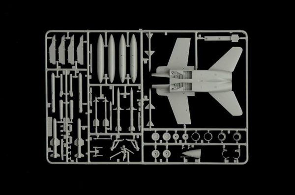 1/72 F/A-18 C/D (Wild Weasel) Savaş Uçağı Maketi SetiI71016 - Görsel 4