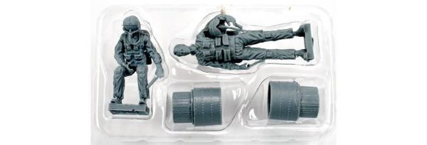 1/32 F-5E (Tiger II) Savaş Uçağı ve 2 Resin Figür Maketi, Kitty Hawk 32018 - Görsel 3