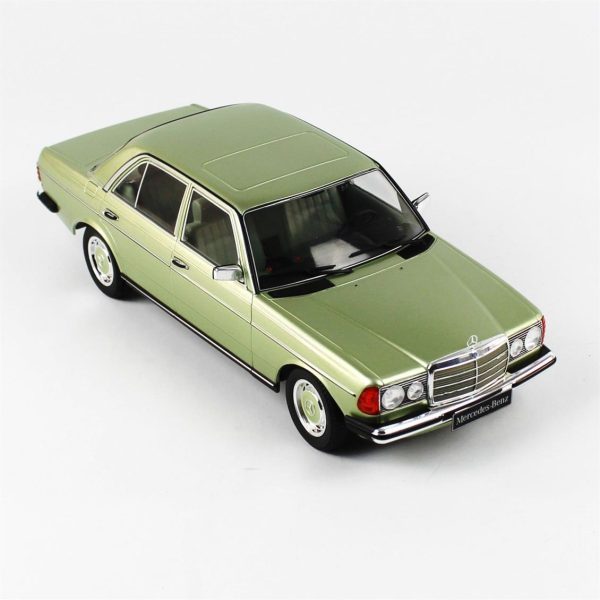 1/18 1977 Mercedes Benz 230E W123 Metalik Açık Yeşil Diecast Araba, KKscale 180353