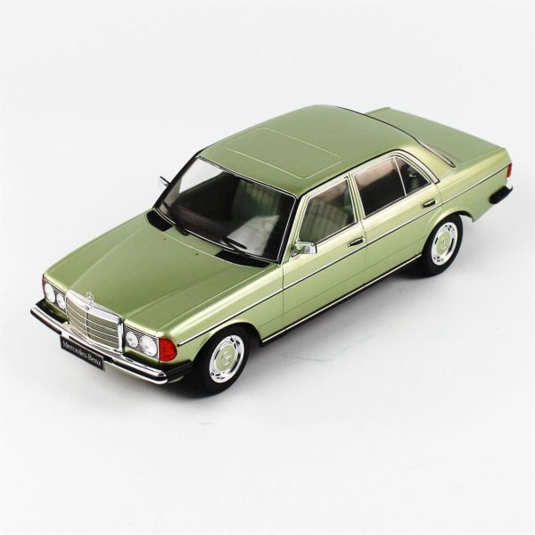 1/18 1977 Mercedes Benz 230E W123 Metalik Açık Yeşil Diecast Araba, KKscale 180353 - Görsel 2