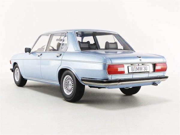 1/18 1971 Bmw 3.0 E3 2.Seri Metalik Açık Mavi Diecast Araba, KKscale 180401 - Görsel 3