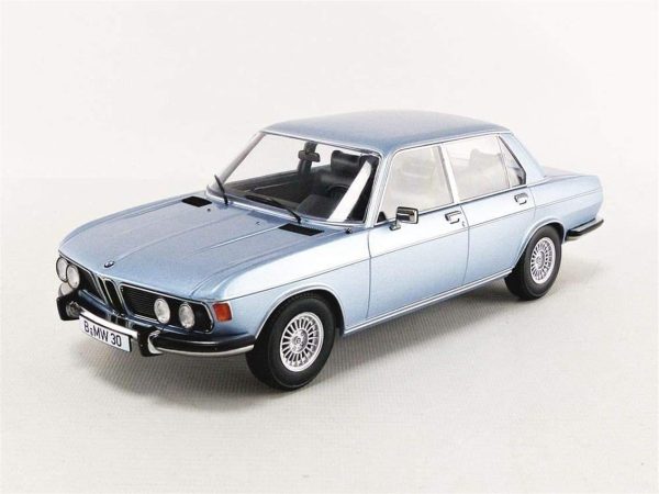 1/18 1971 Bmw 3.0 E3 2.Seri Metalik Açık Mavi Diecast Araba, KKscale 180401