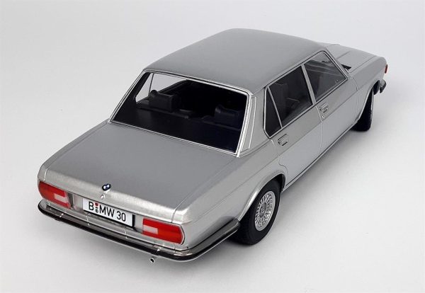 1/18 1971 Bmw 3.0S E3 2 Series Gümüş Diecast Araba, KKscale 180403 - Görsel 3