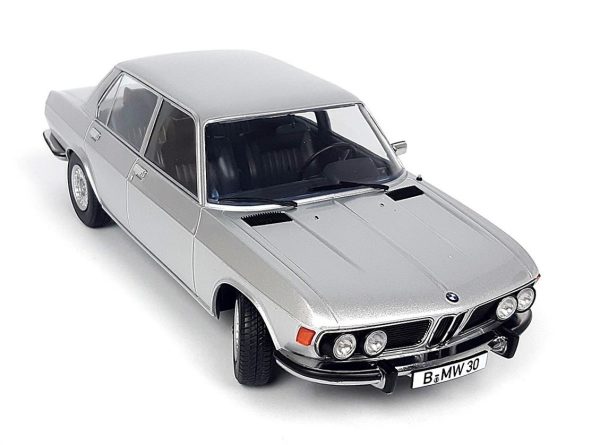 1/18 1971 Bmw 3.0S E3 2 Series Gümüş Diecast Araba, KKscale 180403 - Görsel 2