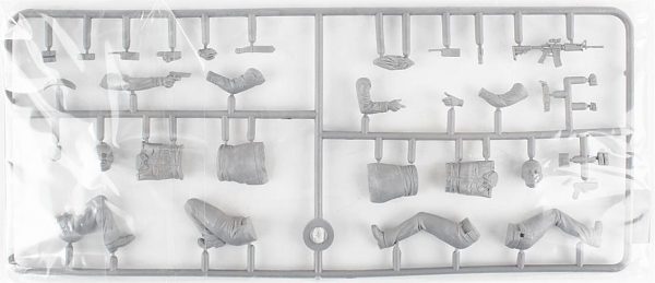 1/24 Soygun Serisi Çavuş Jack ve Devriye Sally Figür Maketi, Master Box 24064 - Görsel 2