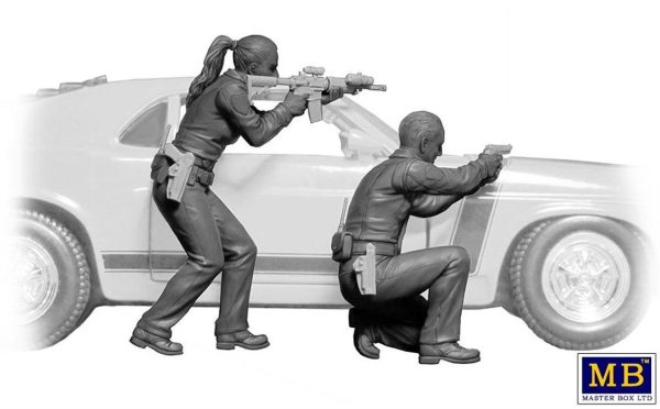 1/24 Soygun Serisi Çavuş Jack ve Devriye Sally Figür Maketi, Master Box 24064 - Görsel 3