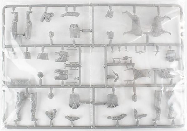 1/32 WW II Serisi RAF Pilotları Figür Maketi, Master Box 3206 - Görsel 2
