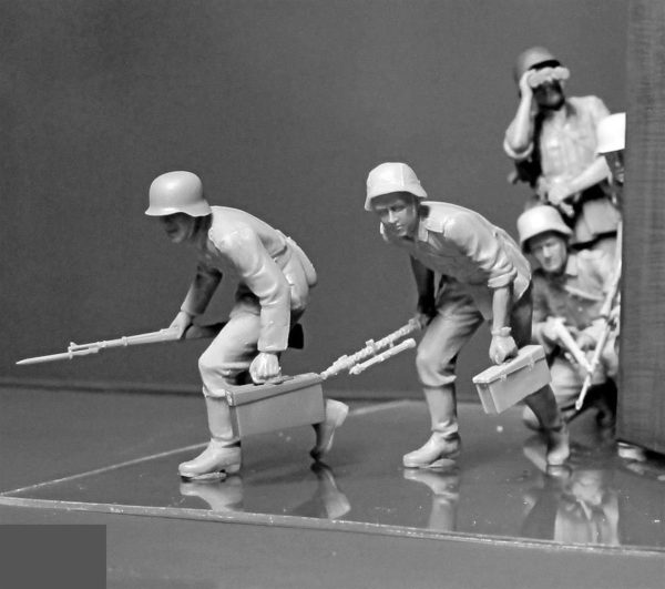 1/35 WW II Serisi Alman Piyadeler Figür Maketi, Master Box 35177 - Görsel 2
