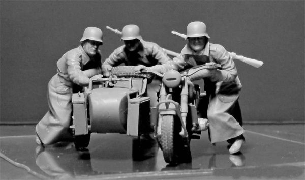 1/35 WW II Serisi Alman Motorsikletliler Figür Maketi, Master Box 35178 - Görsel 3