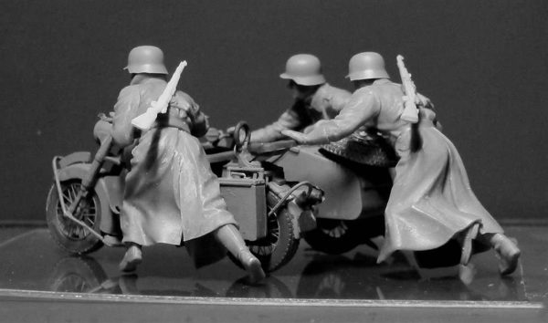 1/35 WW II Serisi Alman Motorsikletliler Figür Maketi, Master Box 35178 - Görsel 4