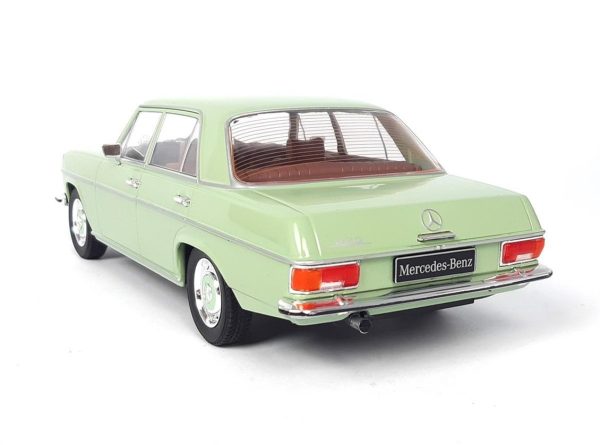 1/18 1972 Mercedes Benz 220D/8 W115 Açık Yeşil Diecast Araba, MCG 18116 - Görsel 4