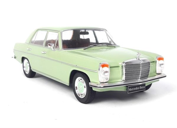 1/18 1972 Mercedes Benz 220D/8 W115 Açık Yeşil Diecast Araba, MCG 18116 - Görsel 2