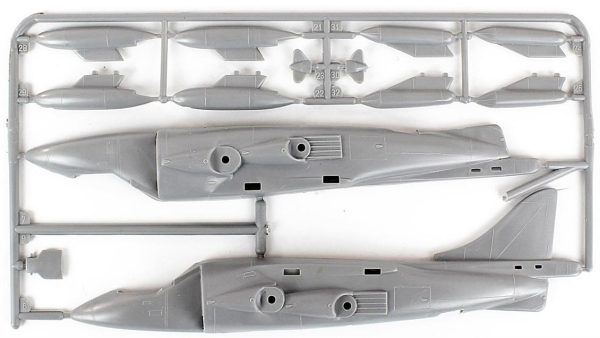 1/72 AV-8B Harrier II Plus Bulldogs Savaş Uçağı Maketi, Mister Craft D053 - Görsel 2