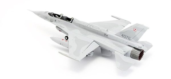 1/72 F-16CJ-52+ (Şahin) Savaş Uçağı Maketi, Mister Craft D116 - Görsel 4