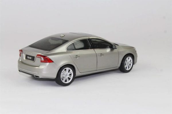 1/18 2015 Volvo S60 (New Design) Metalik Sedef Diecast Araba, Mocity 88150 - Görsel 4