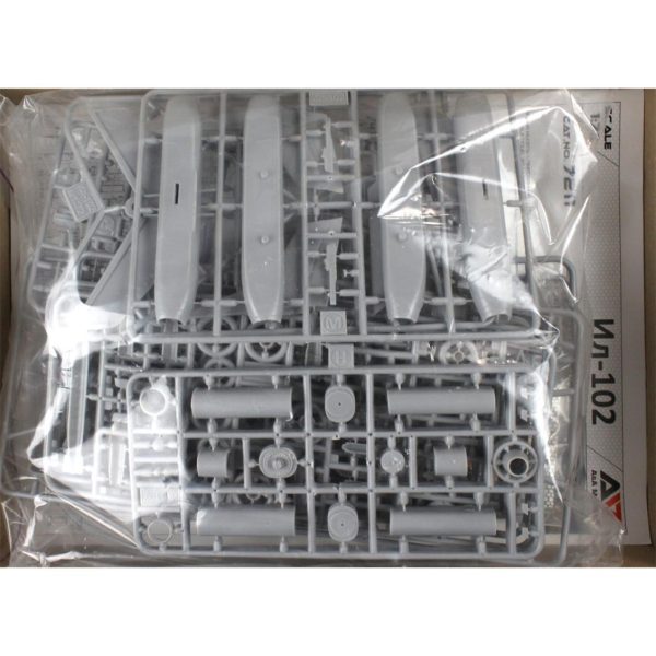 1/72 IL-102 Yer Taaruz Uçağı Maketi, Model Svit 7211A - Görsel 2
