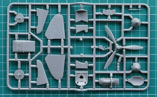 1/48 YAK-1 Sovyet Arktik Kayaklı Avcı Uçağı Maketi, Model Svit 4802 - Görsel 4
