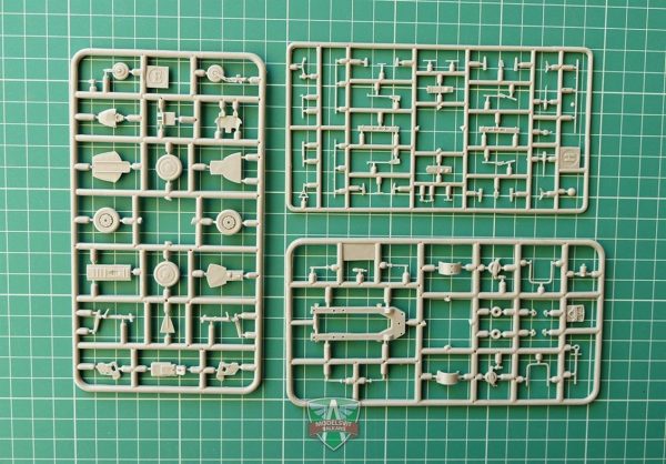 1/72 SUKHOI SU-27BM Sovyet Avcı Uçağı Maketi, Model Svit 72001 - Görsel 3