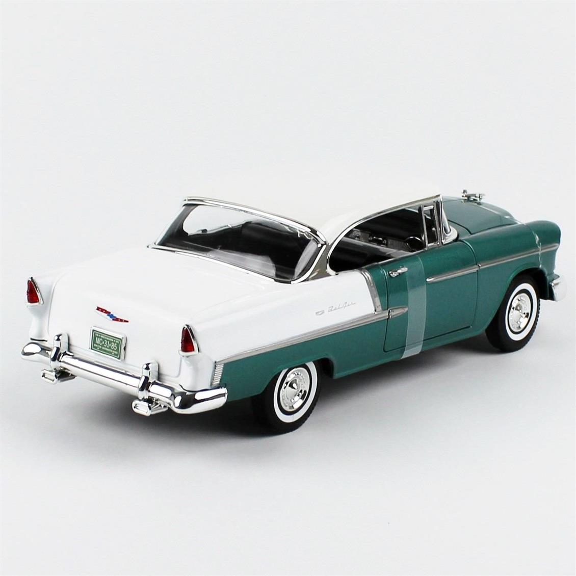 Motormax 73185 1/18 1955 Chevrolet Bel Air Hardtop Koyu Yeşil/Beyaz Diecast Araba - Görsel 4